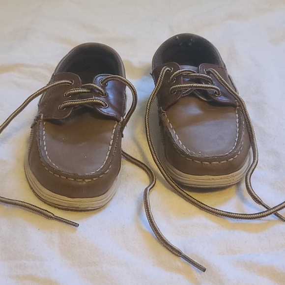 American Eagle Boys Brown Shoes - Picture 2 of 7